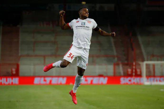 爱游戏APP重磅！莱比锡转会期豪取连胜浙江队造点机会，清晨刷新队史纪录的简单介绍