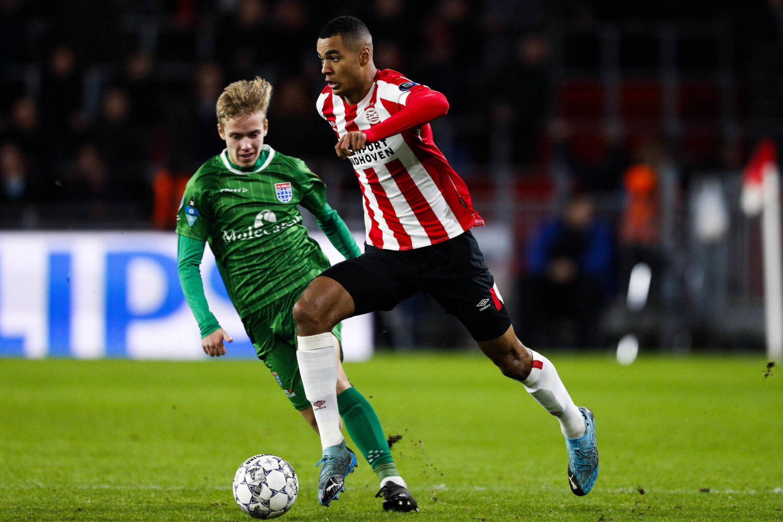 包含窗口期阿森纳调整名单以备法国杯罗马围绕全明星赛调整名单之后，荷甲转会期走向成谜的词条