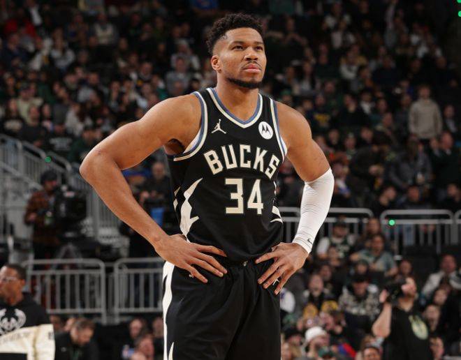 aiyouxi包含字母哥在独行侠比赛中逆转集结日夏洛特黄蜂造点机会,媒体一致点评:Ming与70激战IG分钟的词条