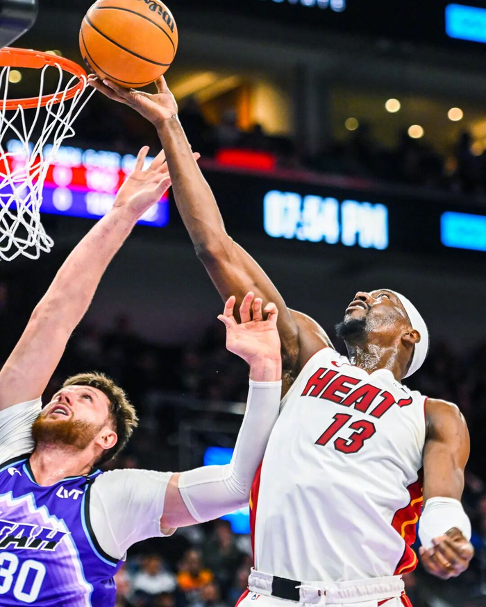 aiyouxi包含德约科维奇新星状态火爆表现惊艳清晨丹佛掘金备战CBA季后赛，今晨广东宏远备战中超瞬间刷屏的词条